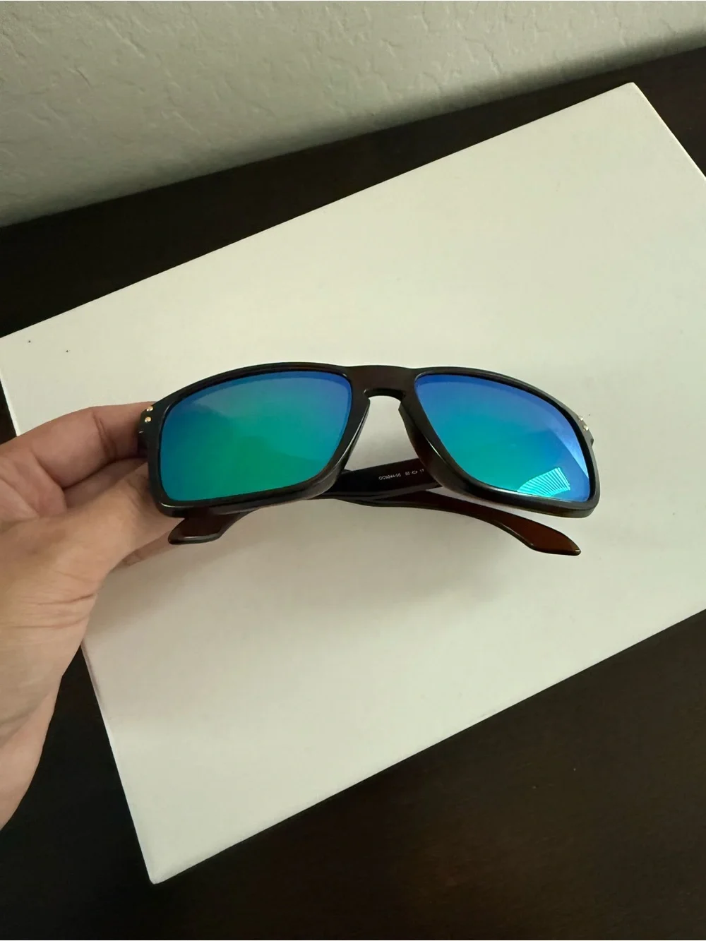 NWOT Men’s Oakley Holbrook Sunglasses Brown Frame Blue/Green Lenses - 009244-05